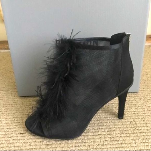 Gorgeous Open Toe Mesh Booties - Picture 2 of 3